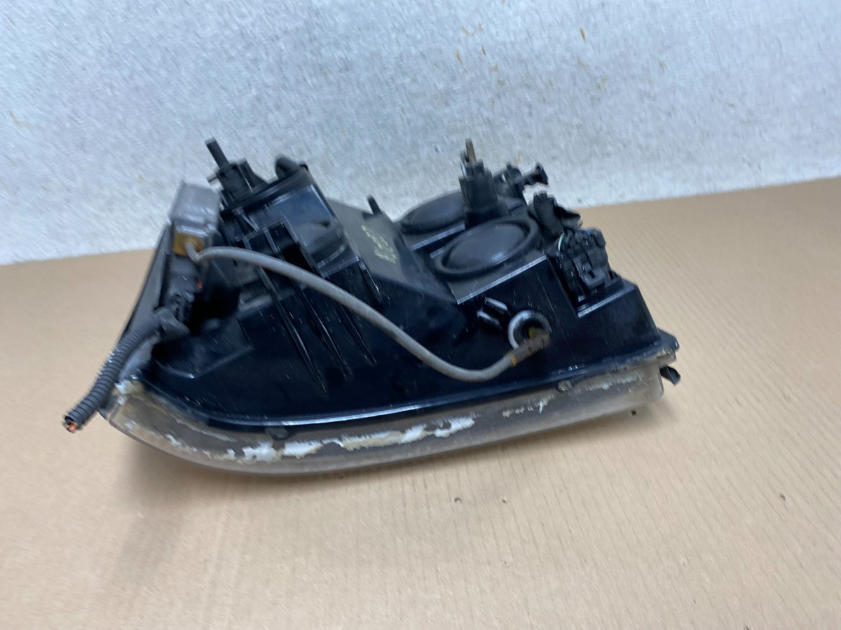 2002 to 2006 Cadillac Escalade Left Driver Lh Xenon HID Headlight AJ2359 DW7