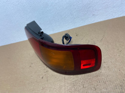 1995 - 1996 Toyota Camry Sedan Right Passenger Tail Light Lamp Oem AC1527 LK1