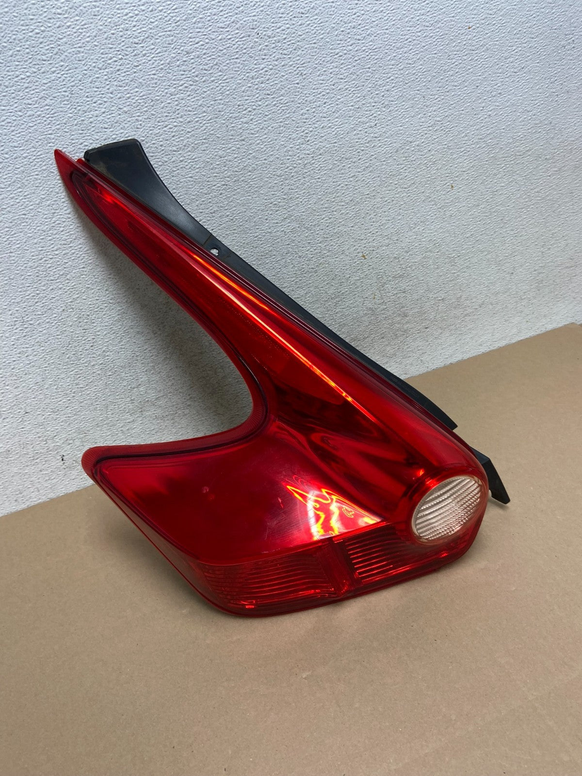 2011 to 2014 Nissan Juke Left Driver LH Side Tail Light AG5703 DW2