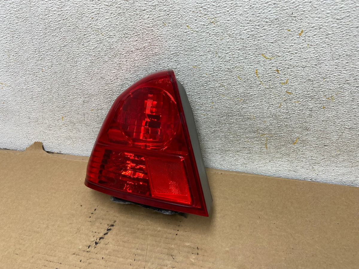 2003 2004 2005 Honda Civic Sedan Left Driver LH Side Tail Light AH7815 LK2