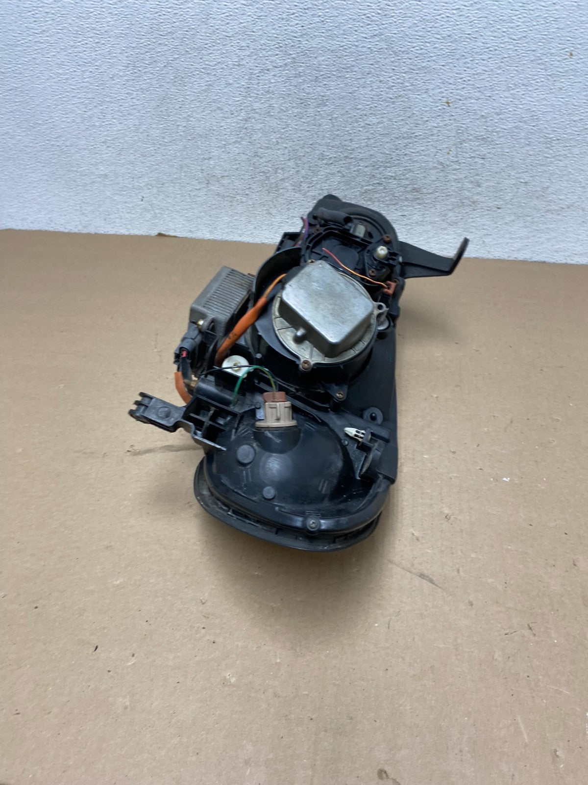 2002 to 2004 Infiniti I35 Right Passenger RH Side Headlight Xenon AG3357 DW6