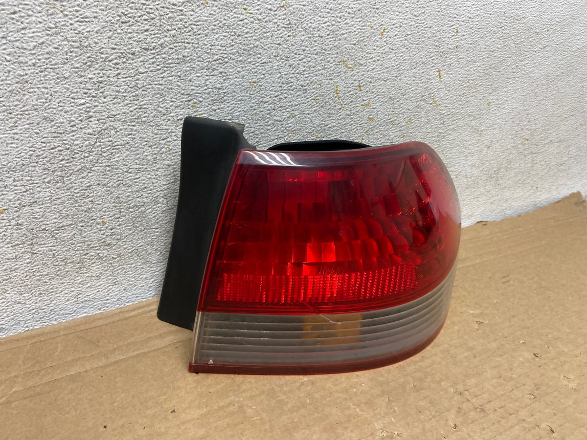 2001 to 2002 Honda Accord Sedan 4door Right Passenger Tail Light AH8341 LK1