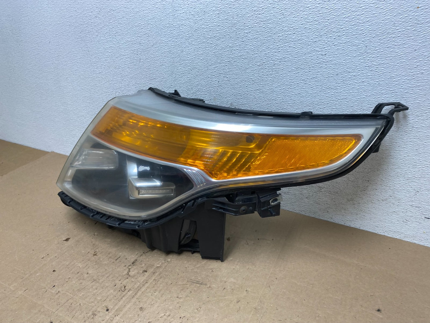 2011 to 2015 Ford Explorer Left Driver LH Halogen Headlight AE6128 DW1