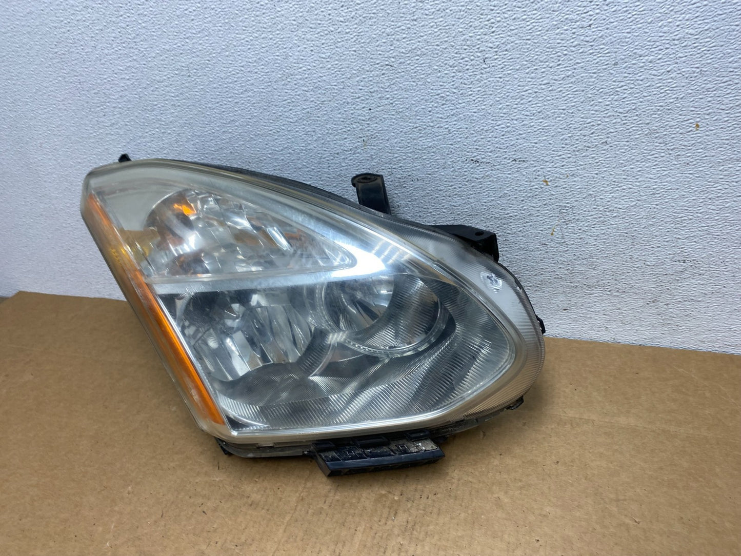 2009-2013 Nissan Rogue Right Passenger Halogen Headlight AD4521 DW1