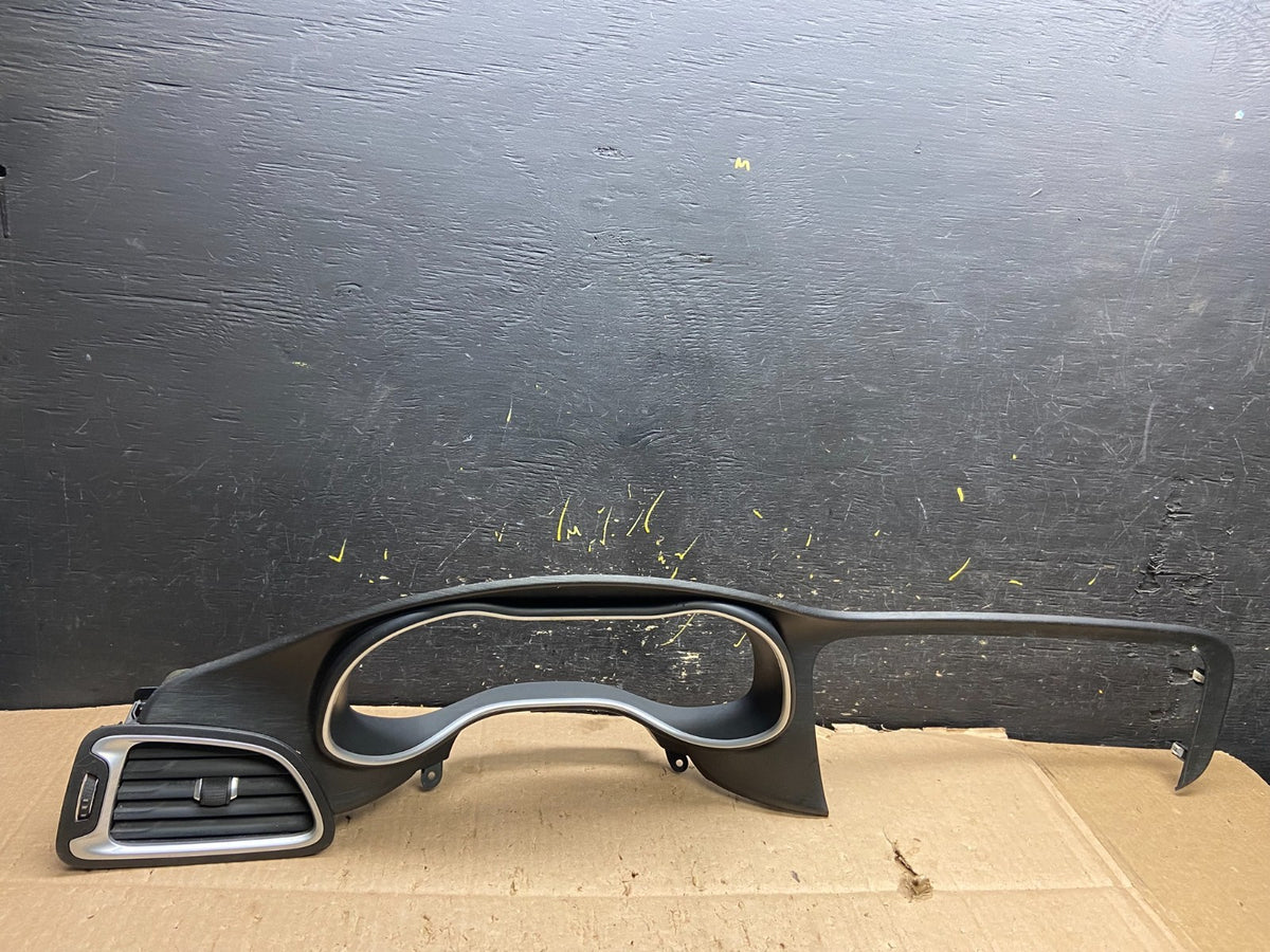 2015-2017 Chrysler 200 Speedometer Cluster Dash Bezel Trim W/ Vent Y8019 DG0