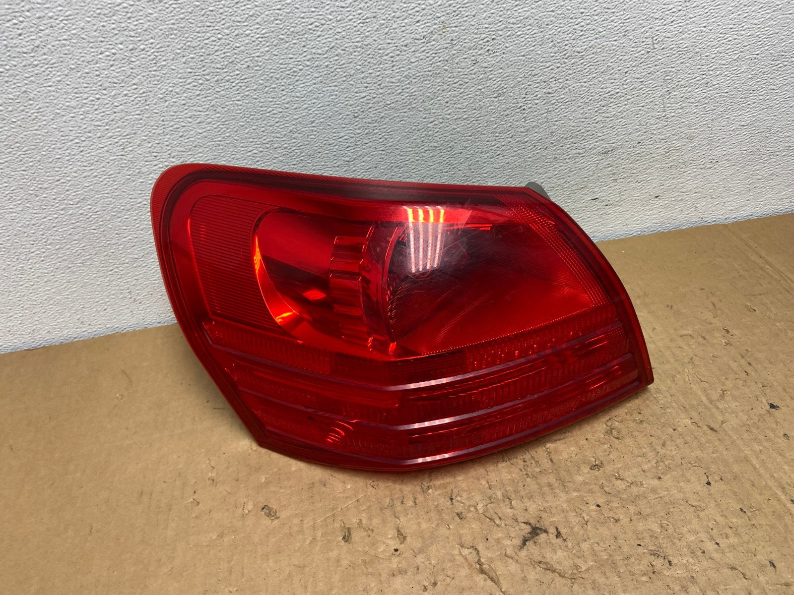 2008 to 2015 Nissan Rogue Left Driver Lh Side Tail Light AC8229 LK0