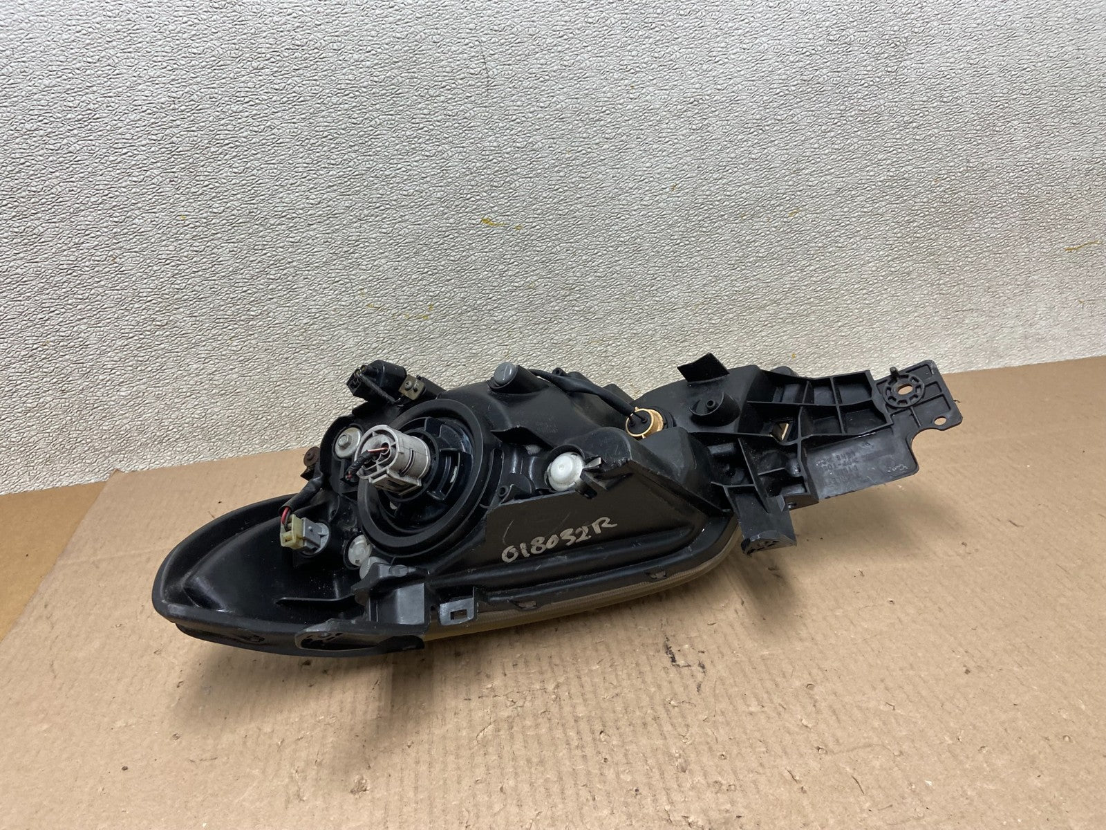 2003-2004 Mitsubishi Outlander Right Passenger Headlight Oem Z4075 DG5