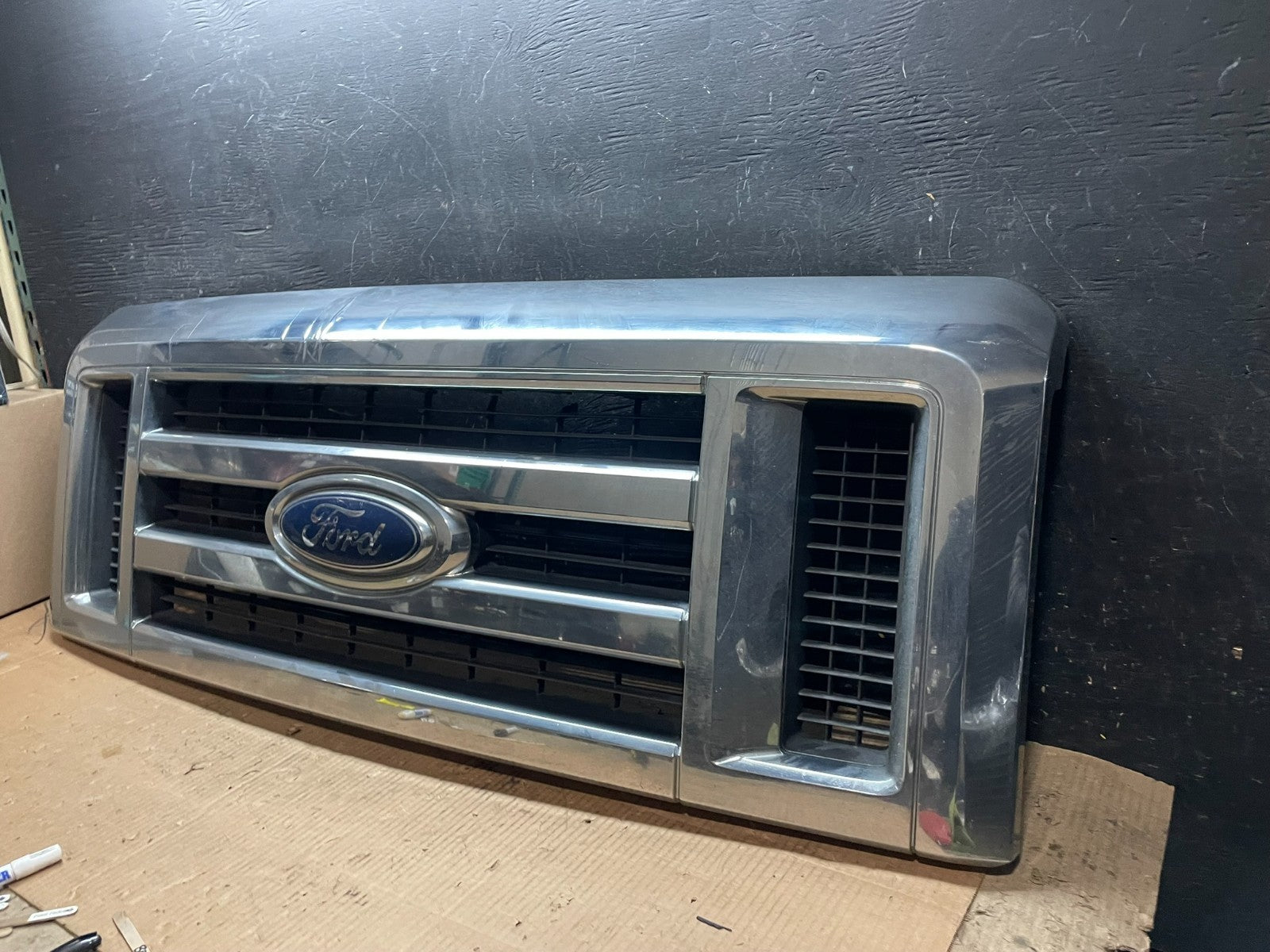 2008 to 2014 Ford Econoline E150 E250 Front Upper Chrome Grill Grille Y2048 DG2