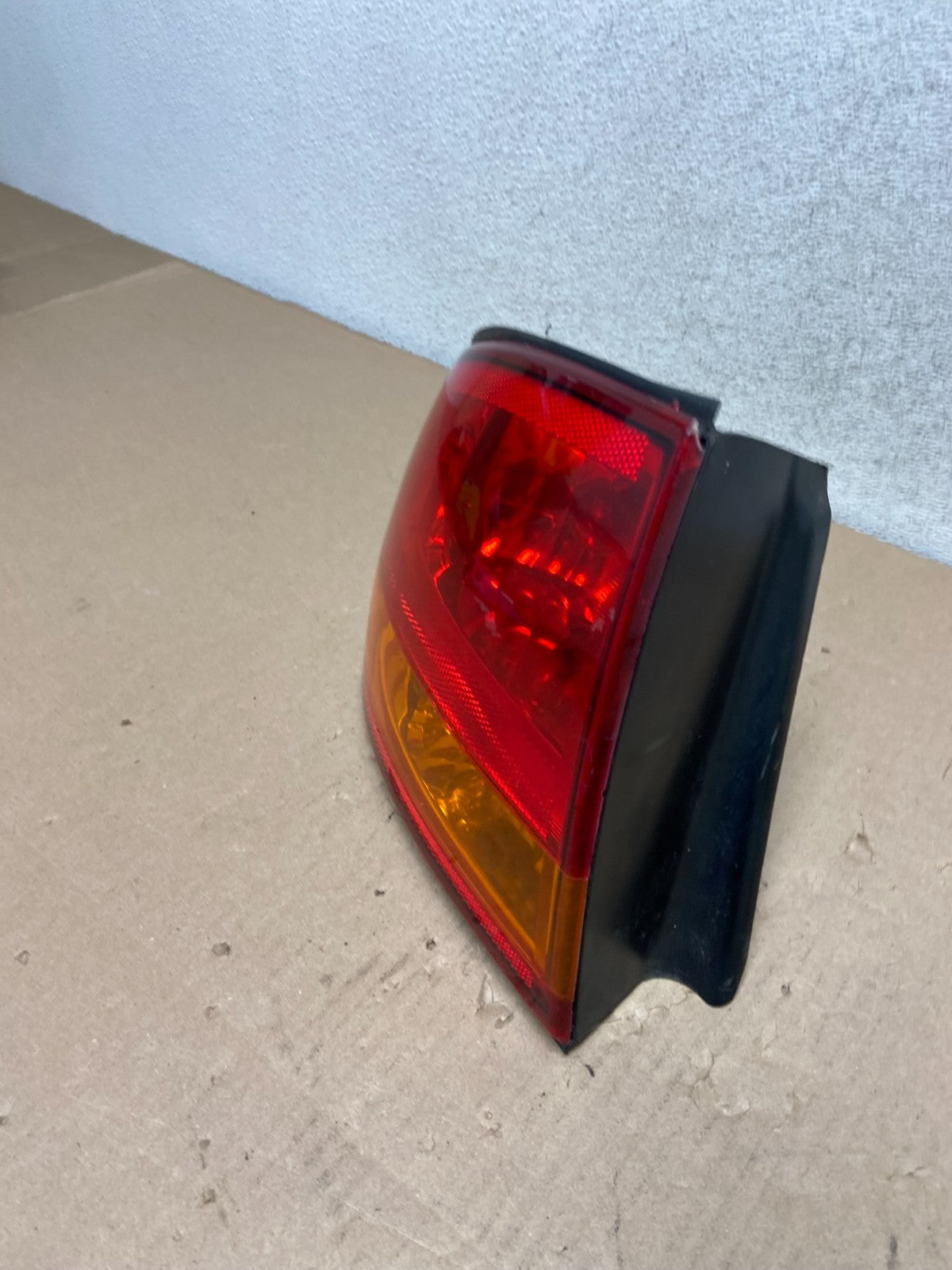 1999 to 2004 Oldsmobile Alero Left Driver LH Side Tail Light AG5781 DG1