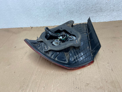 2000 2001 2002 Toyota Avalon Left Driver Side Tail Light AE9140 LK5