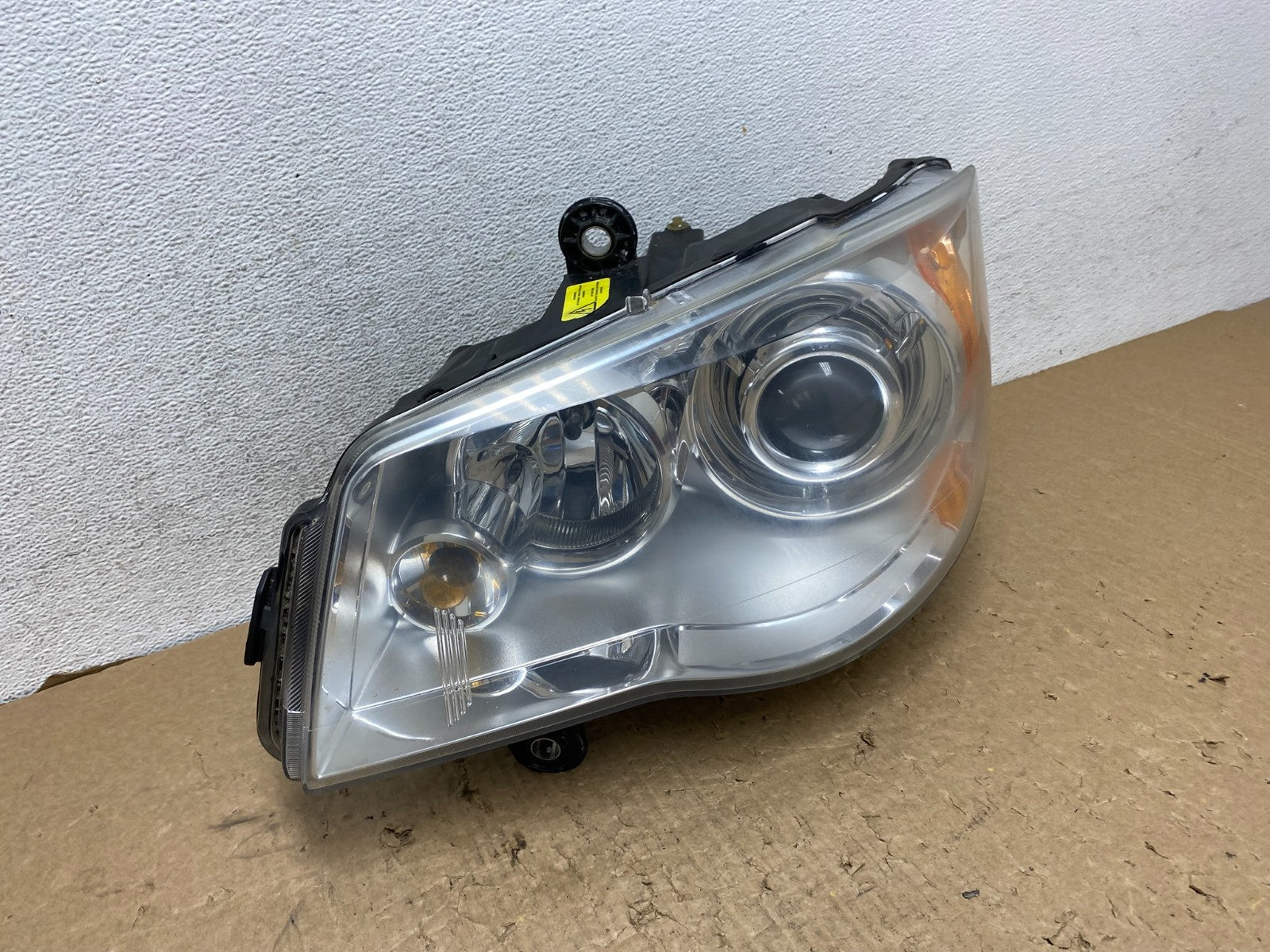 2008 to 2016 Chrysler Town and Country Left Driver LH Xenon Headlight AF8214 DW2