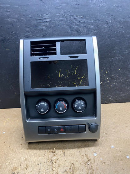 2008 to 2012 Jeep Liberty Dash Climate Temperature Control Radio Bezel AA0011 DG0