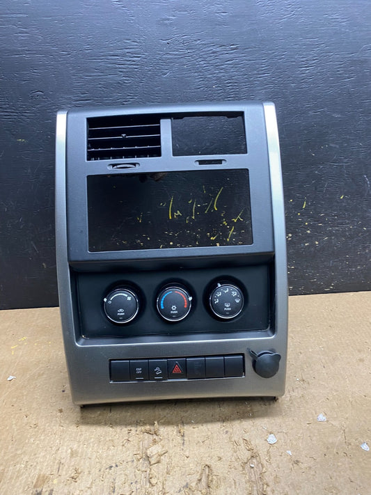 2008 to 2012 Jeep Liberty Dash Climate Temperature Control Radio Bezel AA0011 DG0