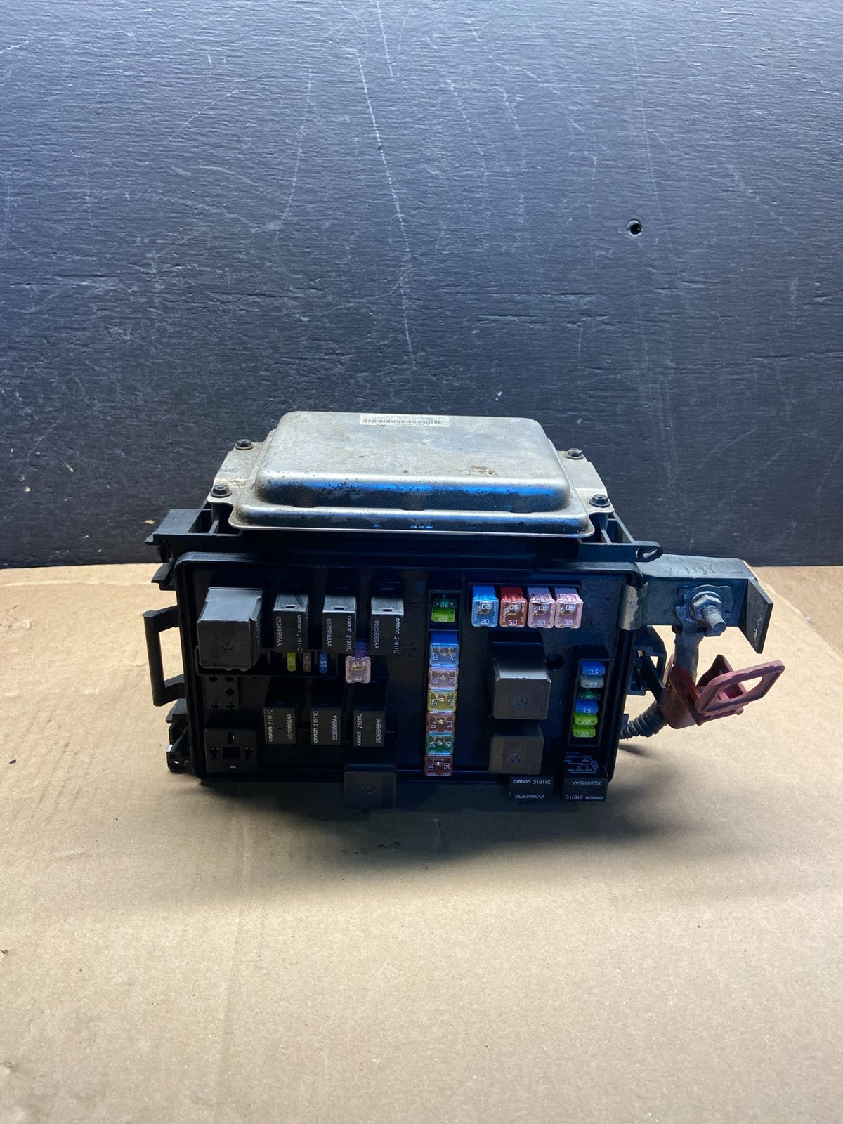 2005 Chrysler 300 Charger Totally Integrated Module Fuse Box af9258 DG5