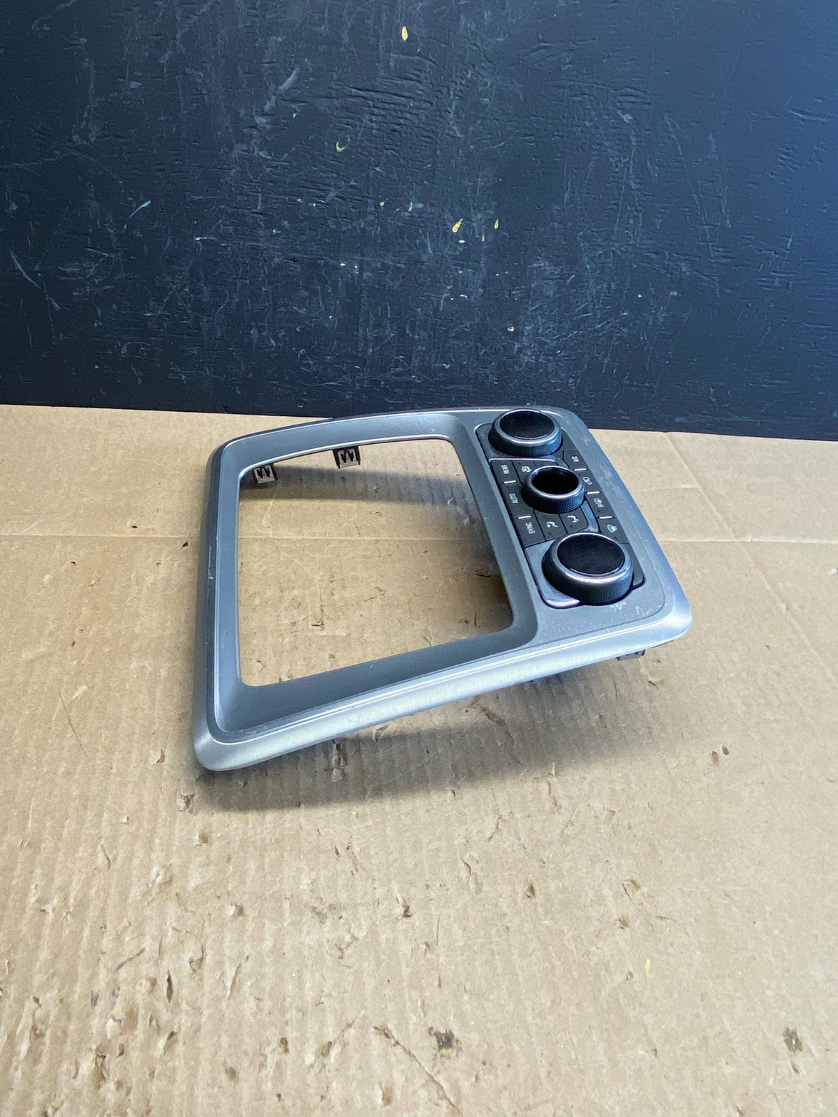 2013 - 2016 GMC Acadia A/C Heater Climate Control Radio Panel Bezel OE AC6428 DG1