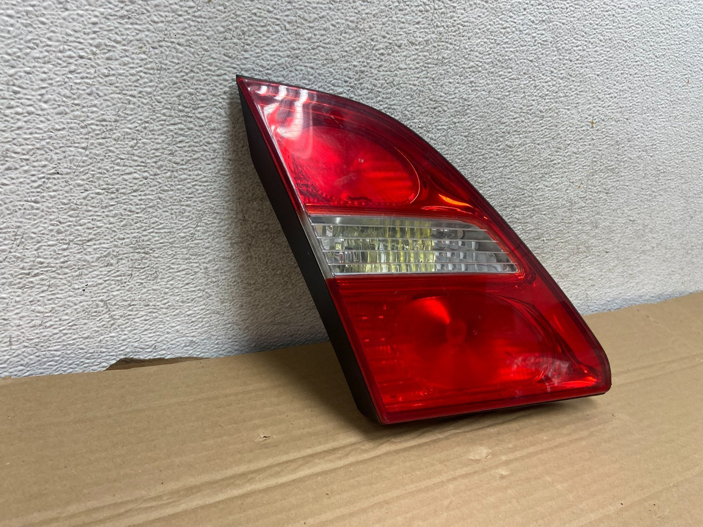 2001 2002 2003 Lexus Ls430 Left Driver LH Side Inner Tail Light AG8845 DW1