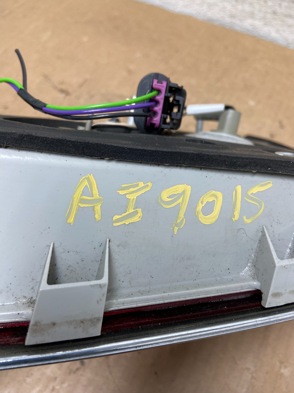 2008 - 2012 Buick Enclave Left Driver Lh Inner Tail Light AI9015 LK6