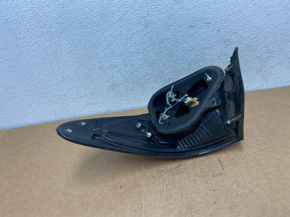2002 to 2004 Lexus ES300 ES330 Left Driver Side Tail Light AD5424 LK5