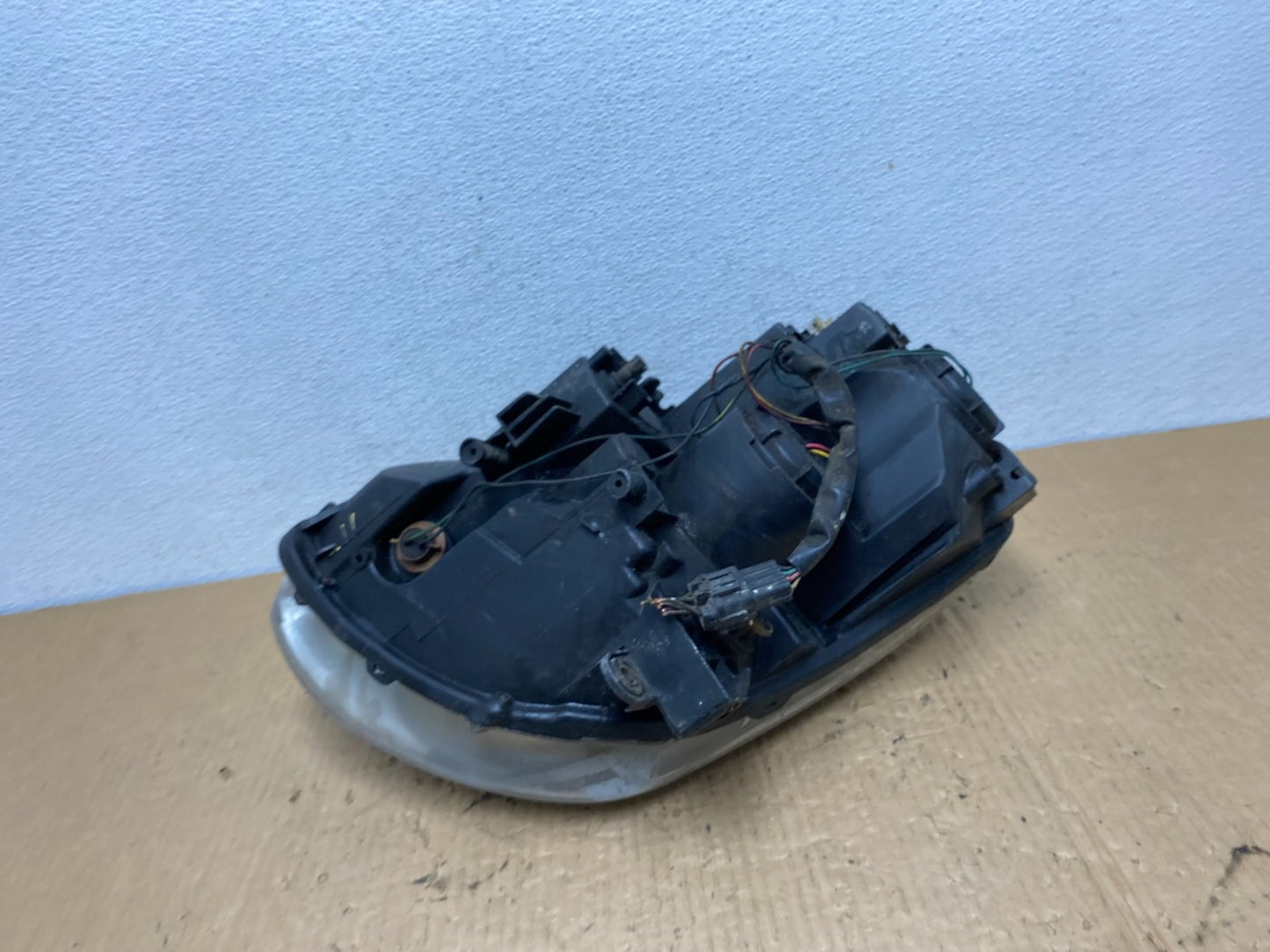 2003 to 2004 Infiniti G35 Right Passenger Side Halogen Headlight AC8154 DW6