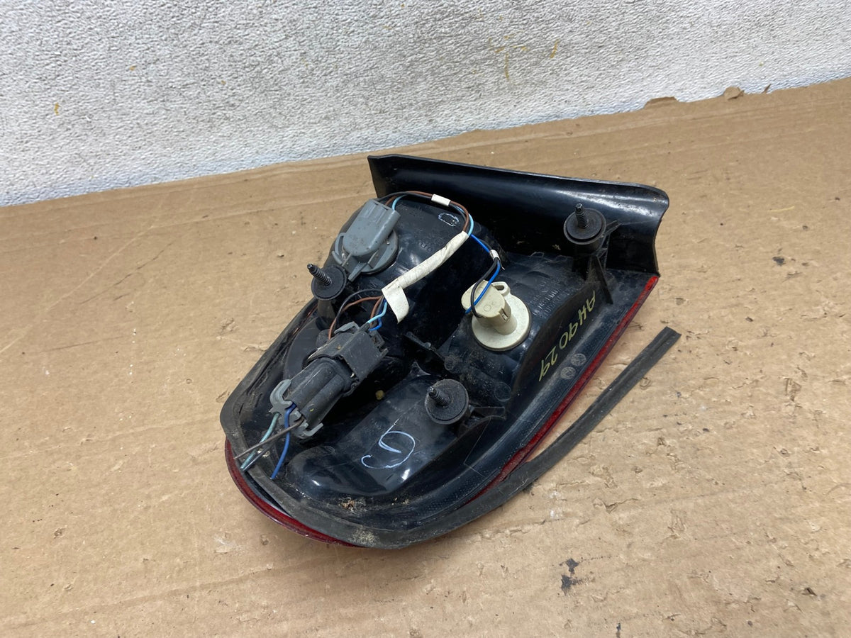 1999 to 2004 Oldsmobile Alero Right Passenger RH Side Tail Light AH9029 LK6