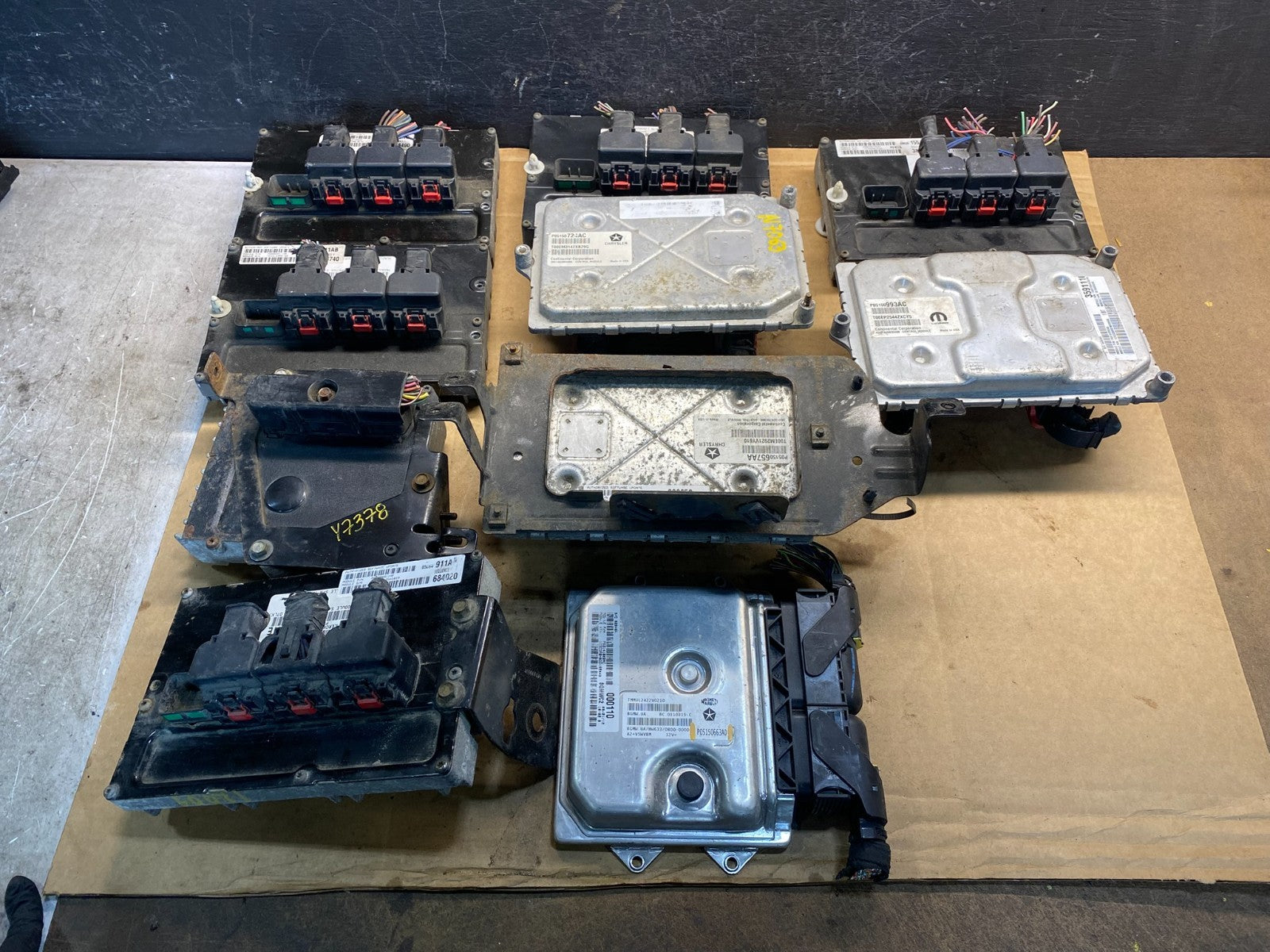 Mix of 10 Dodge ECM Engine Computer Module AD75940