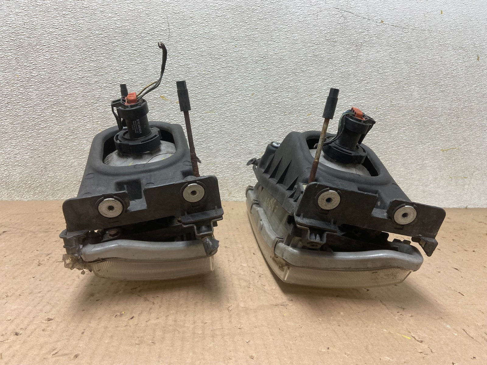1997 - 1999 Nissan Maxima Left+Right Side Headlights Halogen OEM AA0566 DW9