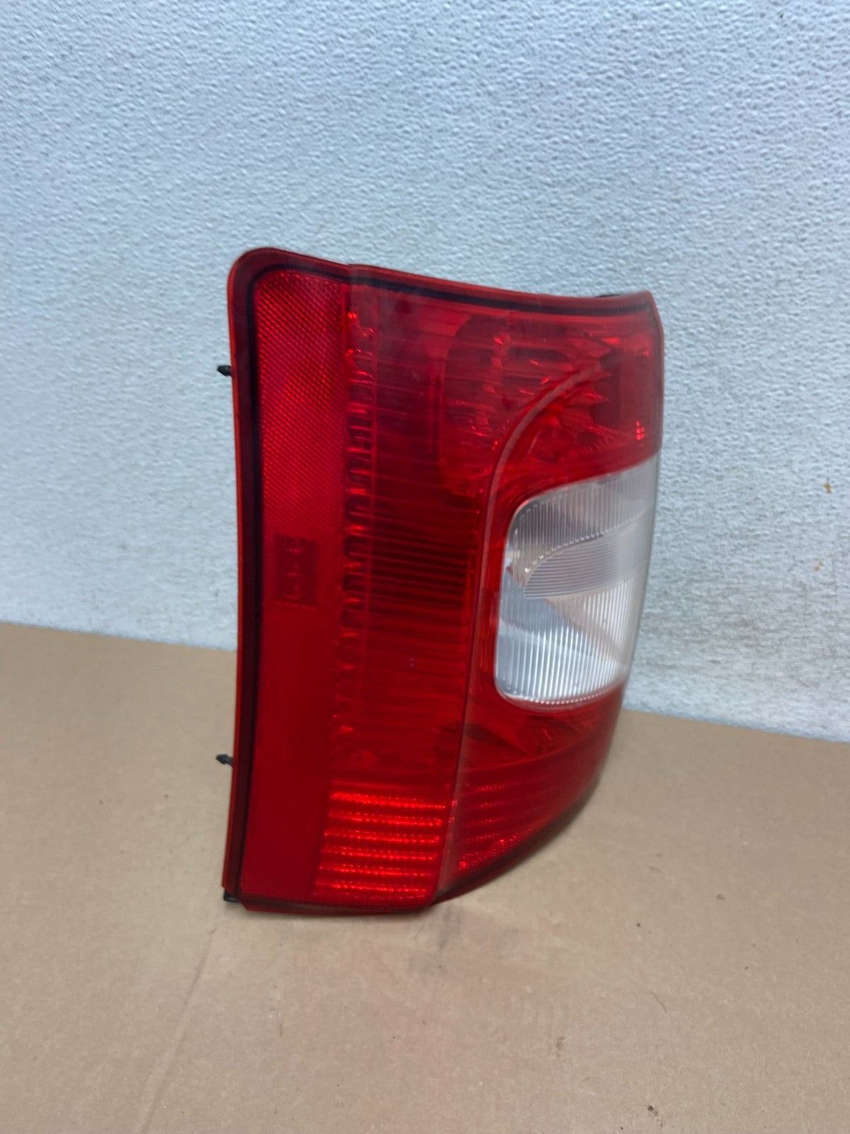 2011-2016 Chrysler Town and Country Left Driver Side Tail Light AG6582 DW2