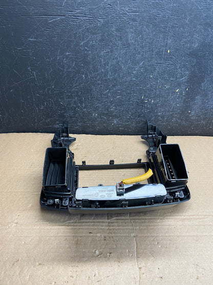 2006-2012 Hyundai Entourage Sedona Center Radio Clock Bezel Air Vent AF1993 DG4
