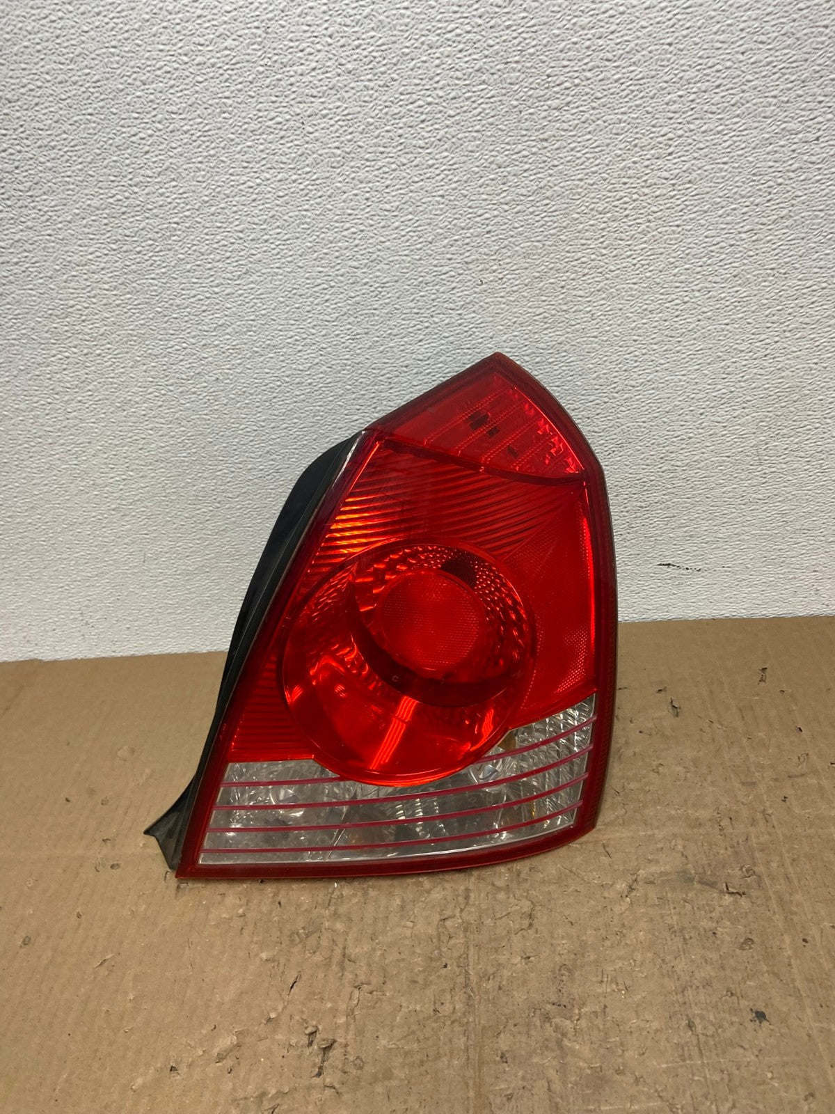 2004 2005 2006 Hyundai Elantra Sedan Right Passenger  Tail Light OEM AC0304 LK0