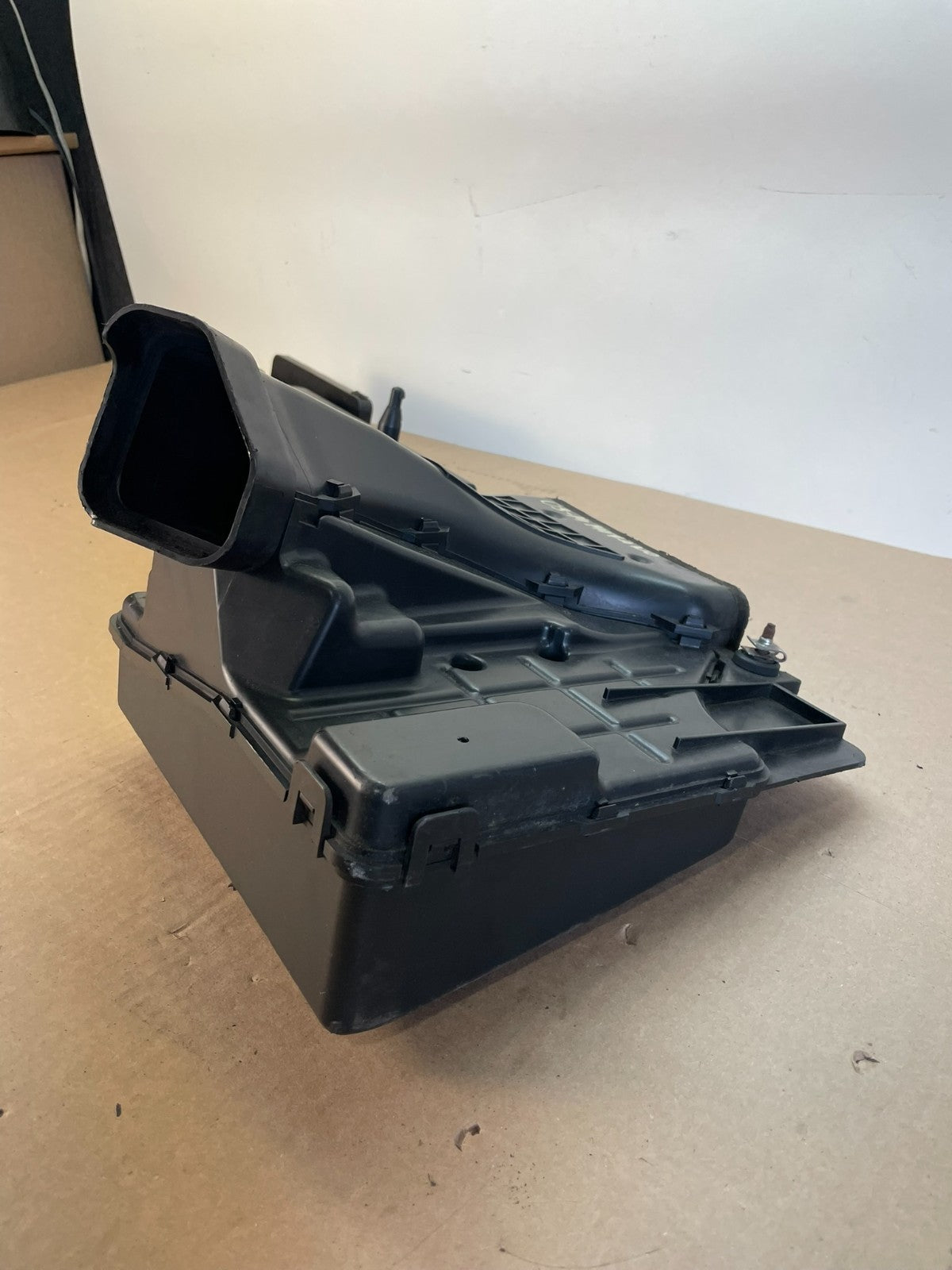 2009 to 2014 Nissan Murano Upper Air Intake Duct AG1027 DG2