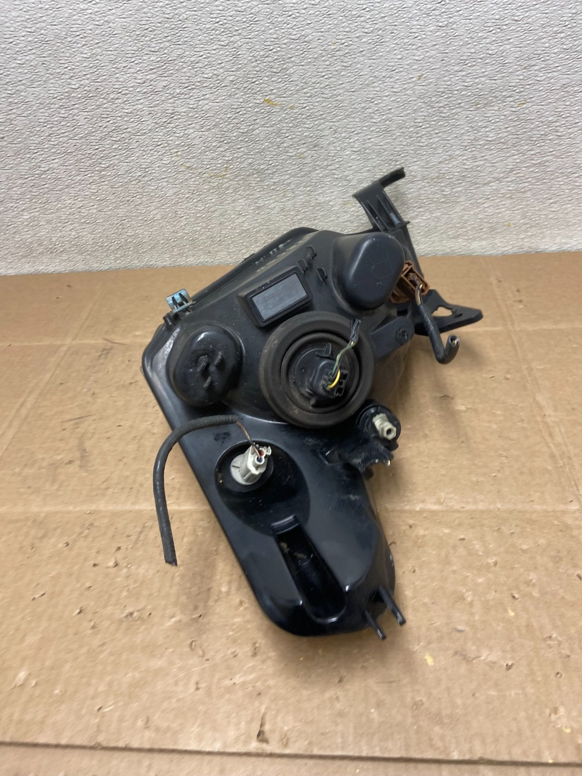 2008 2009 2010 2011 Ford Focus Right Passenger Rh Side Headlight Y8650 DW9