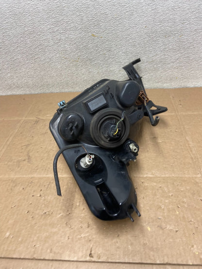 2008 2009 2010 2011 Ford Focus Right Passenger Rh Side Headlight Y8650 DW9