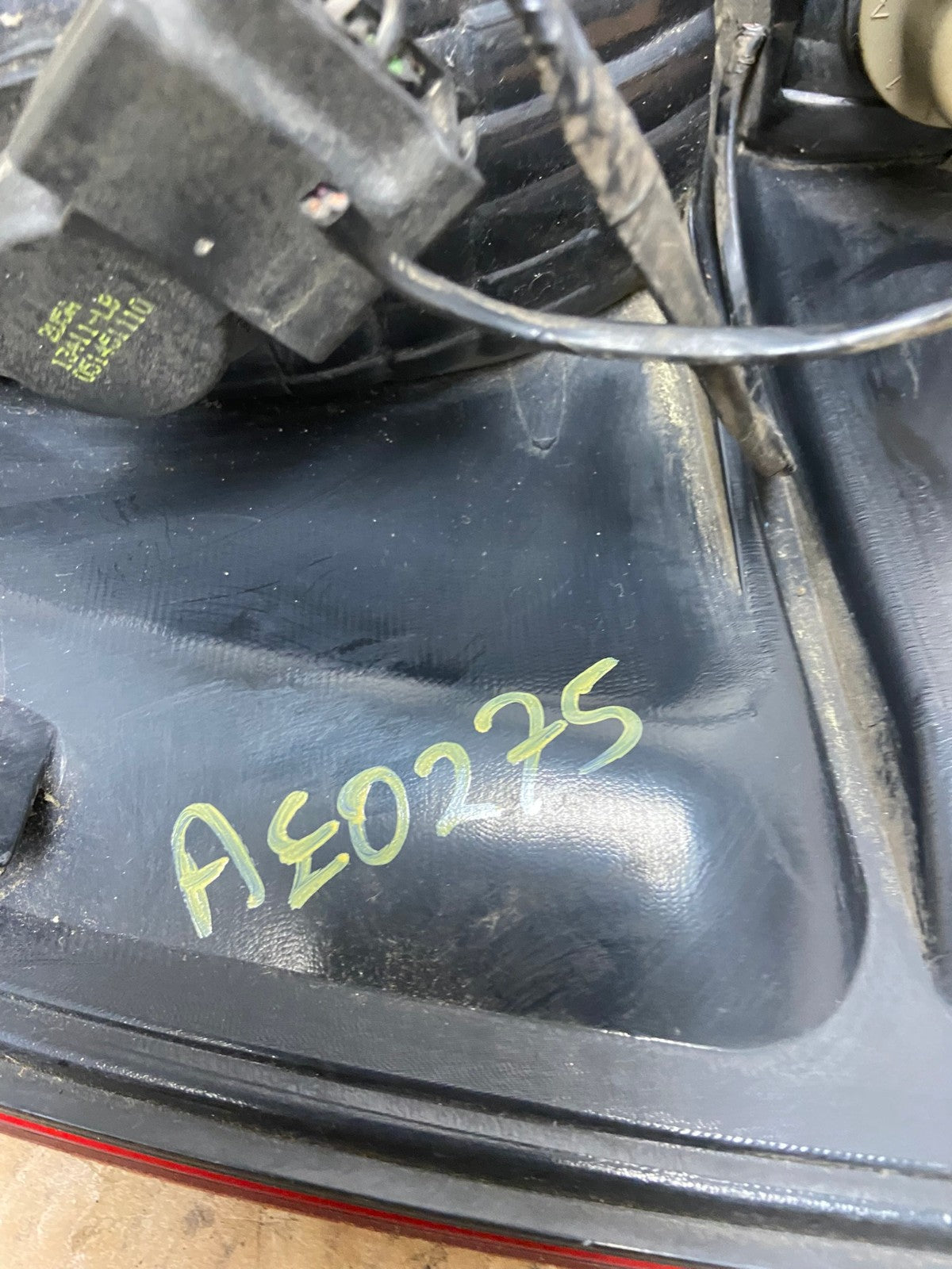 2003 2004 2005 2006 Ford Expedition Right Passenger Rh Tail light AE02757