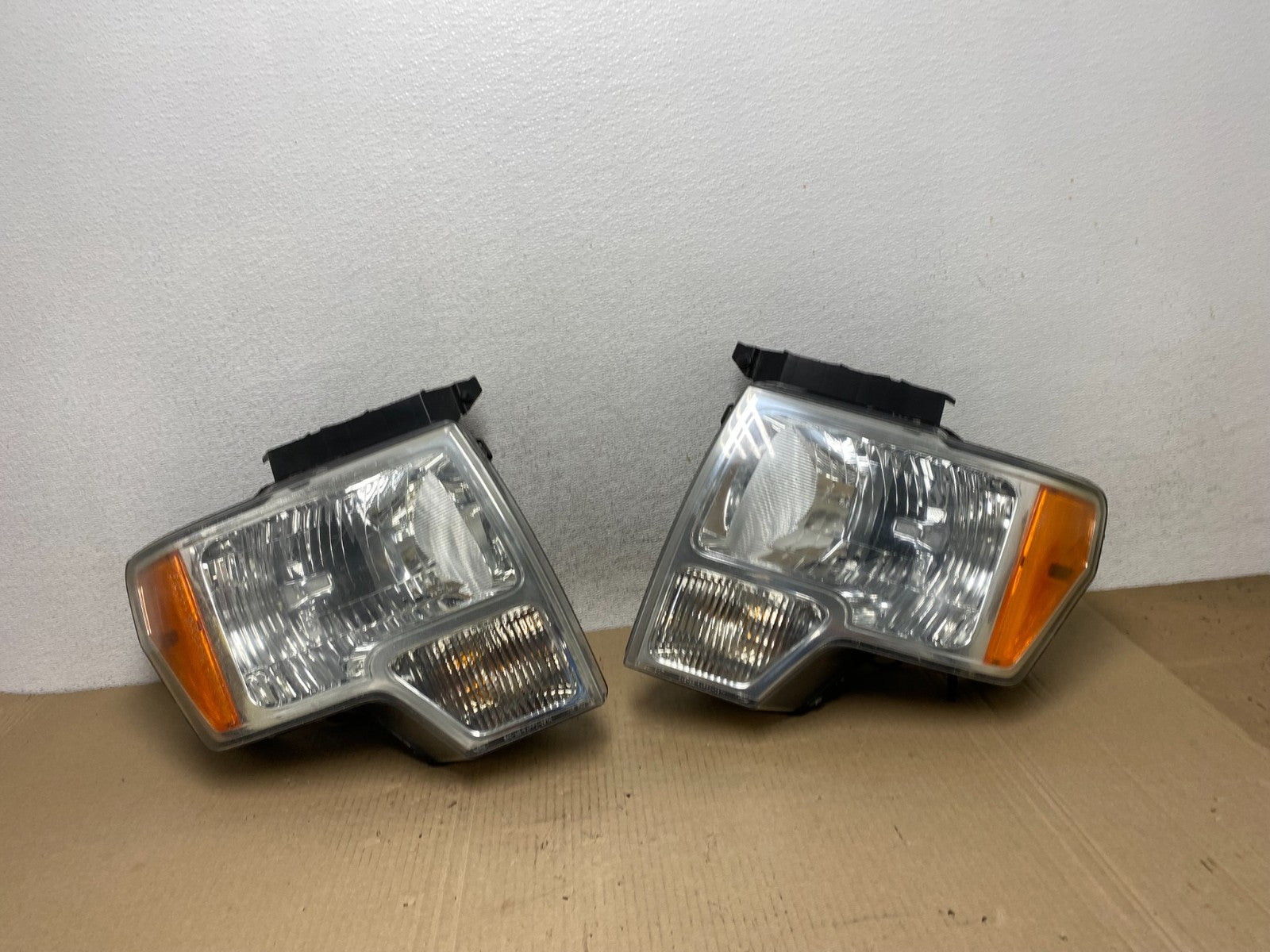 2009 to 2014 Ford F-150 F150 Left+Right Halogen Headlights AF5841 DW0
