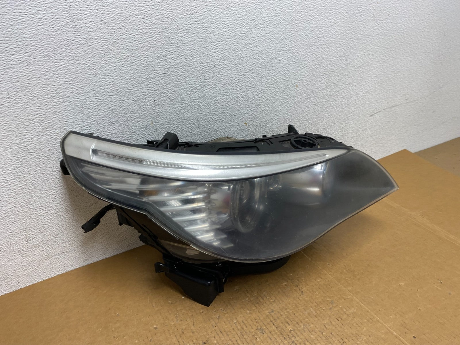 2008 to 2010 Bmw 5 Series 535I 550I AFS Xenon Hid Right Headlight AE0554 DW2