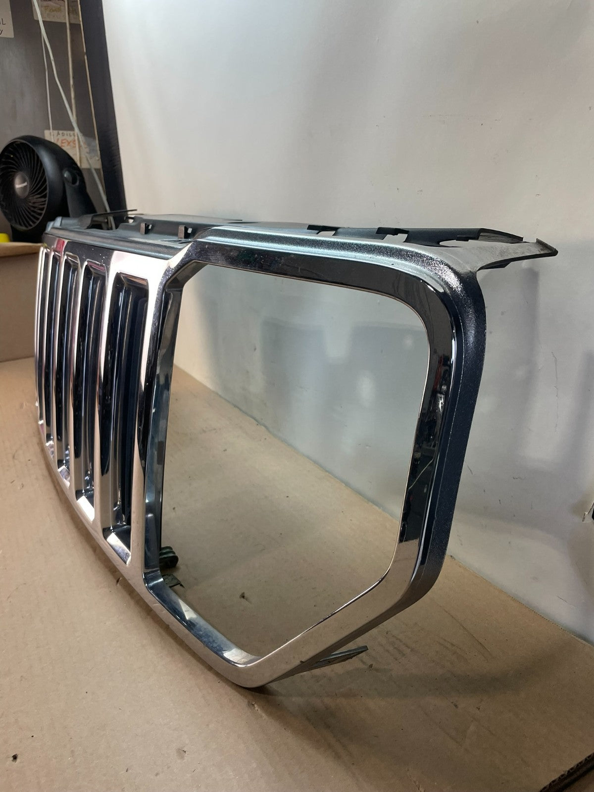 2008 2009 2010 2011 2012 Jeep Liberty Front Upper Grill Grille AF8498 DG1