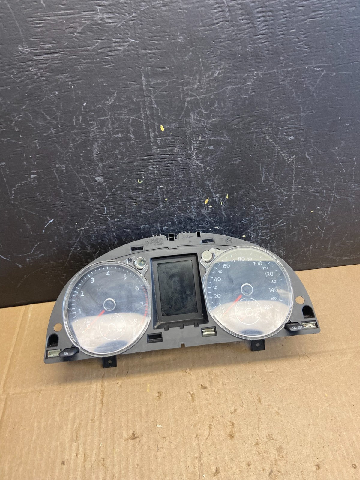 2009 2010 Volkswagen CC Dashboard Speedometer Cluster Gauge ab9838 DG0
