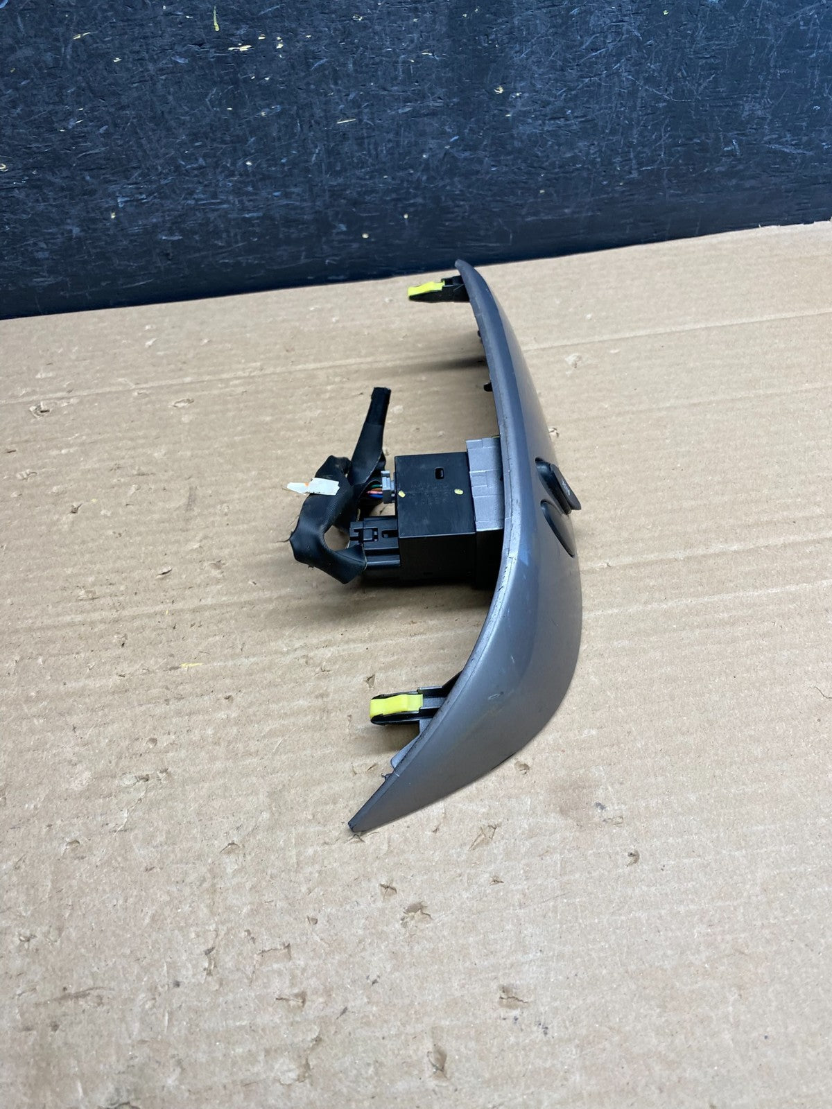 2004 to 2010 Toyota Sienna Right Side Radio Switches Bezel Trim AG6325 DG2