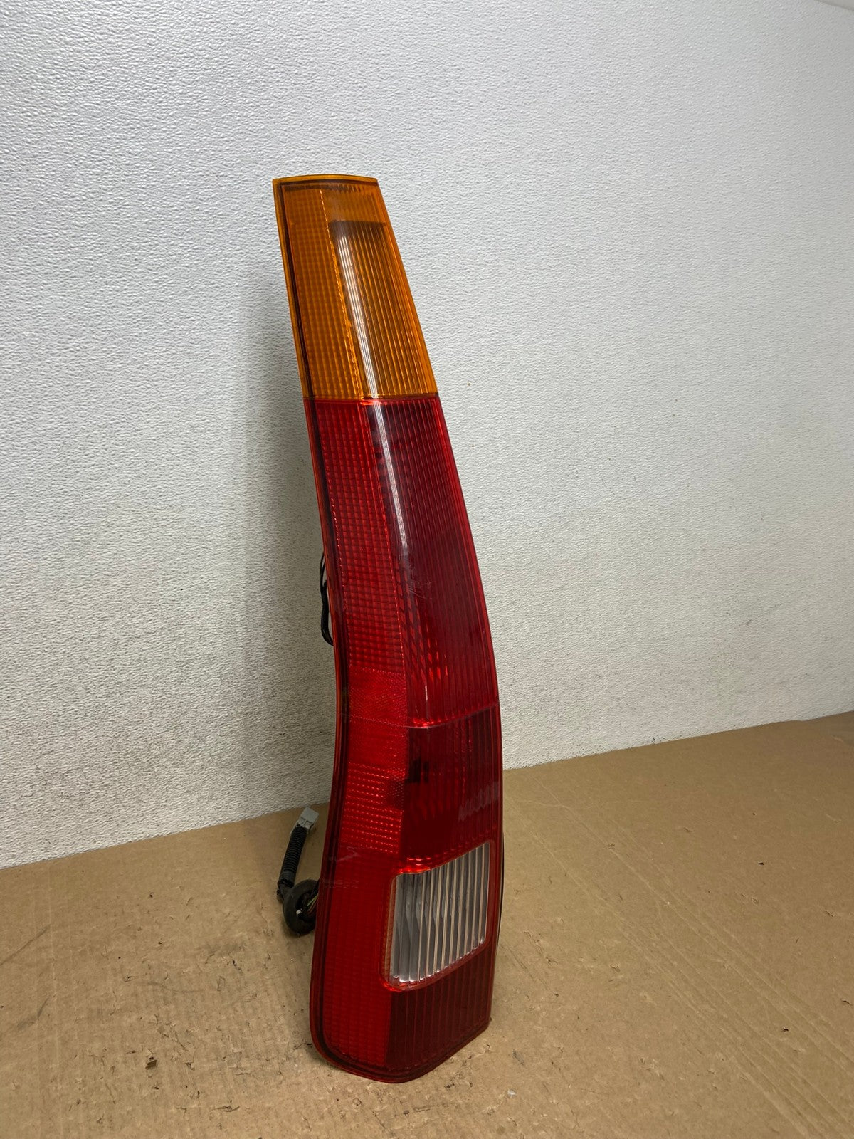 2002 2003 2004 Honda Crv Cr-v Left Driver Lh Tail Light AG1140 LK2