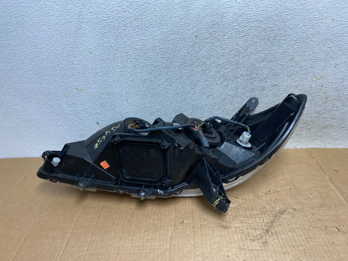 2011-2014 Toyota Sienna Right Passenger RH Halogen Headlight AI4650 DW9