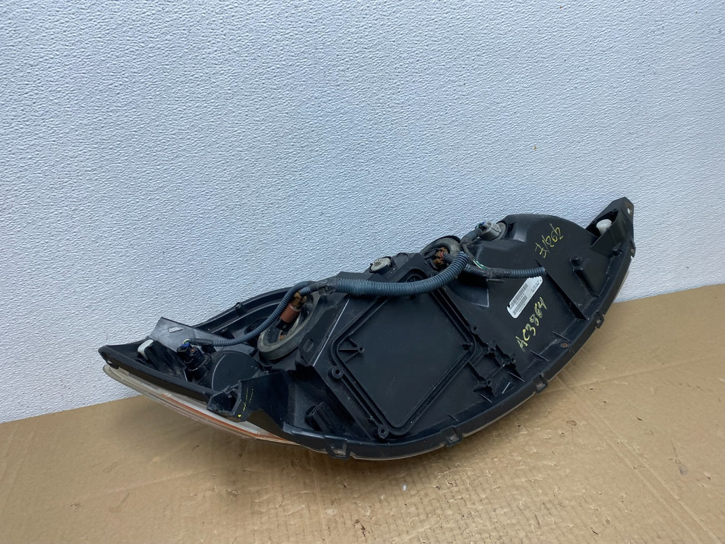 2006 to 2010 Toyota Sienna Left Driver Lh Side Headlight Halogen TYC AC3864 DW10