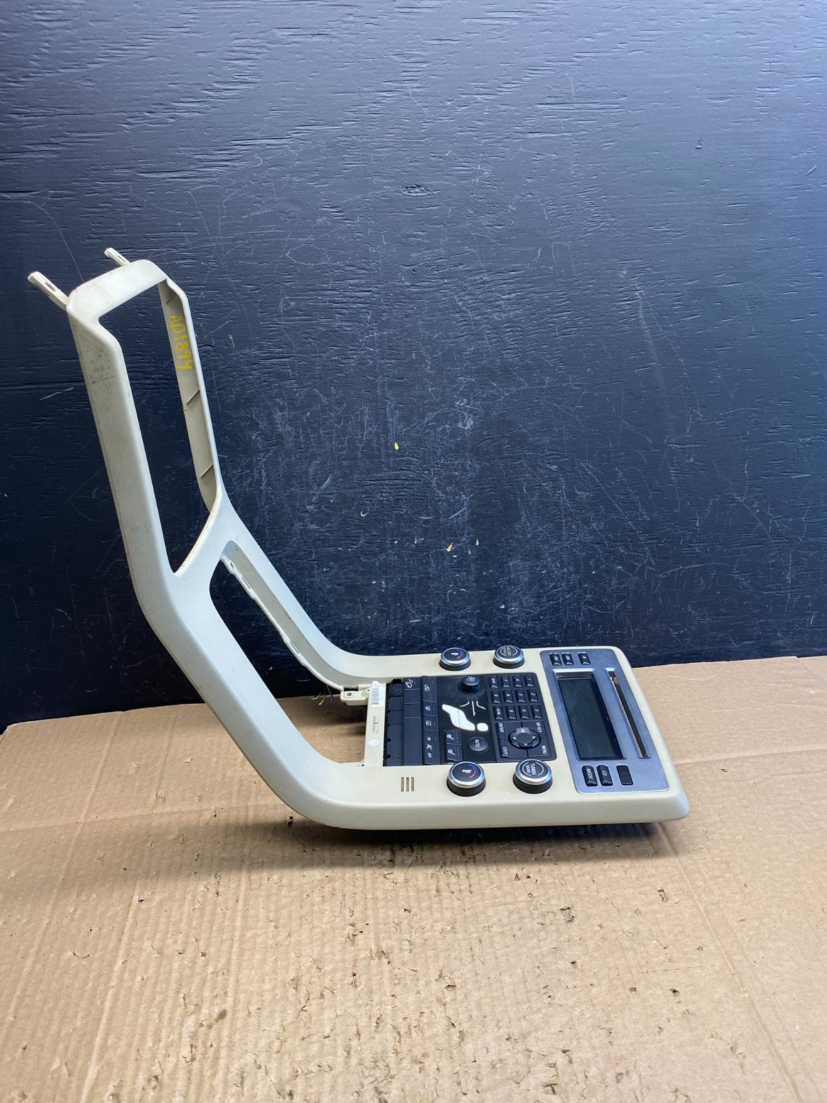 2008-2011 Volvo S80 XC70 Climate Control Radio Bezel Panel Trim AD1894 DG3