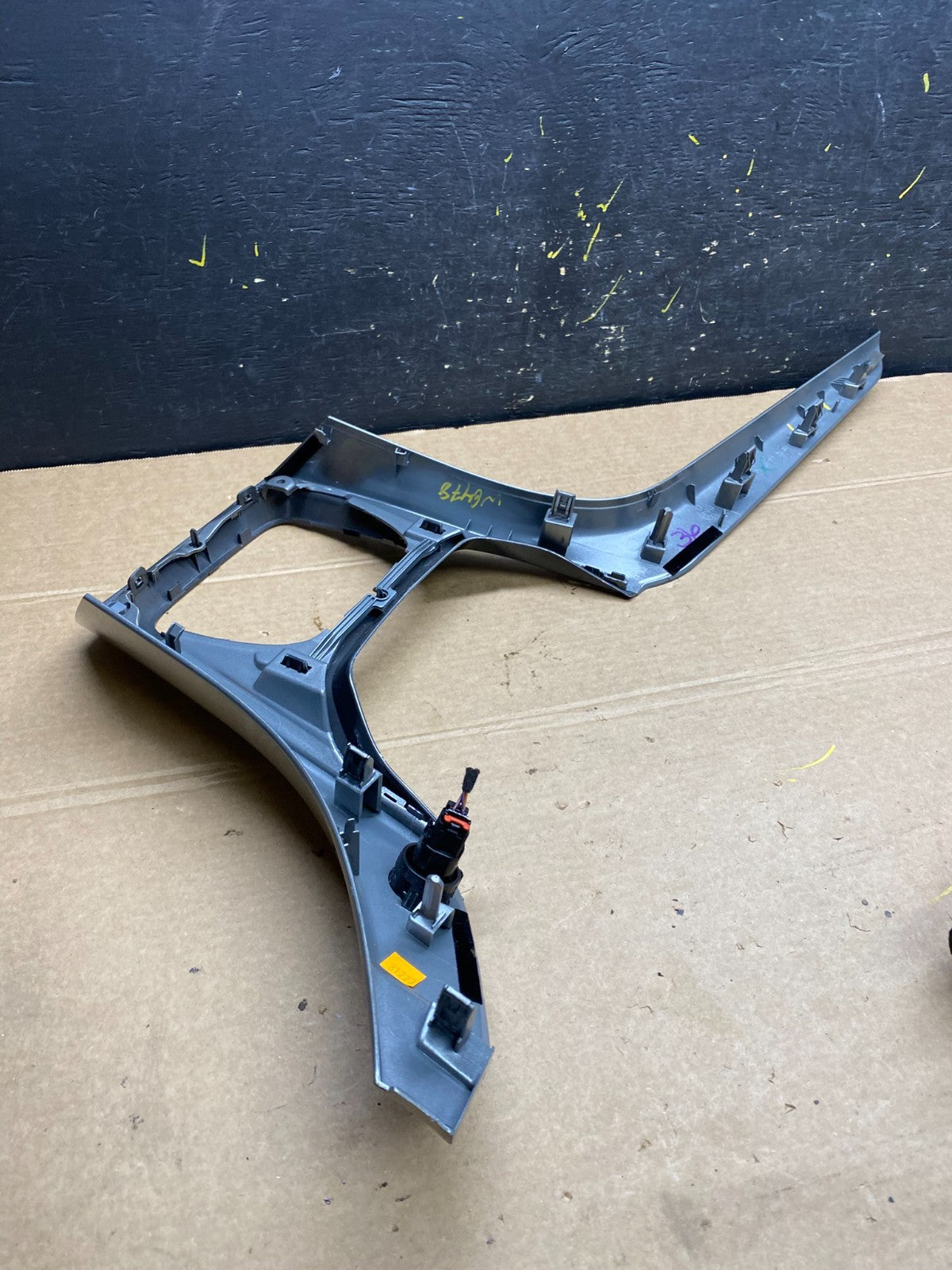2013 - 2016 Ford Escape Center Dash Radio Gear Shifter Panel Bezel Trim w6478 DG4