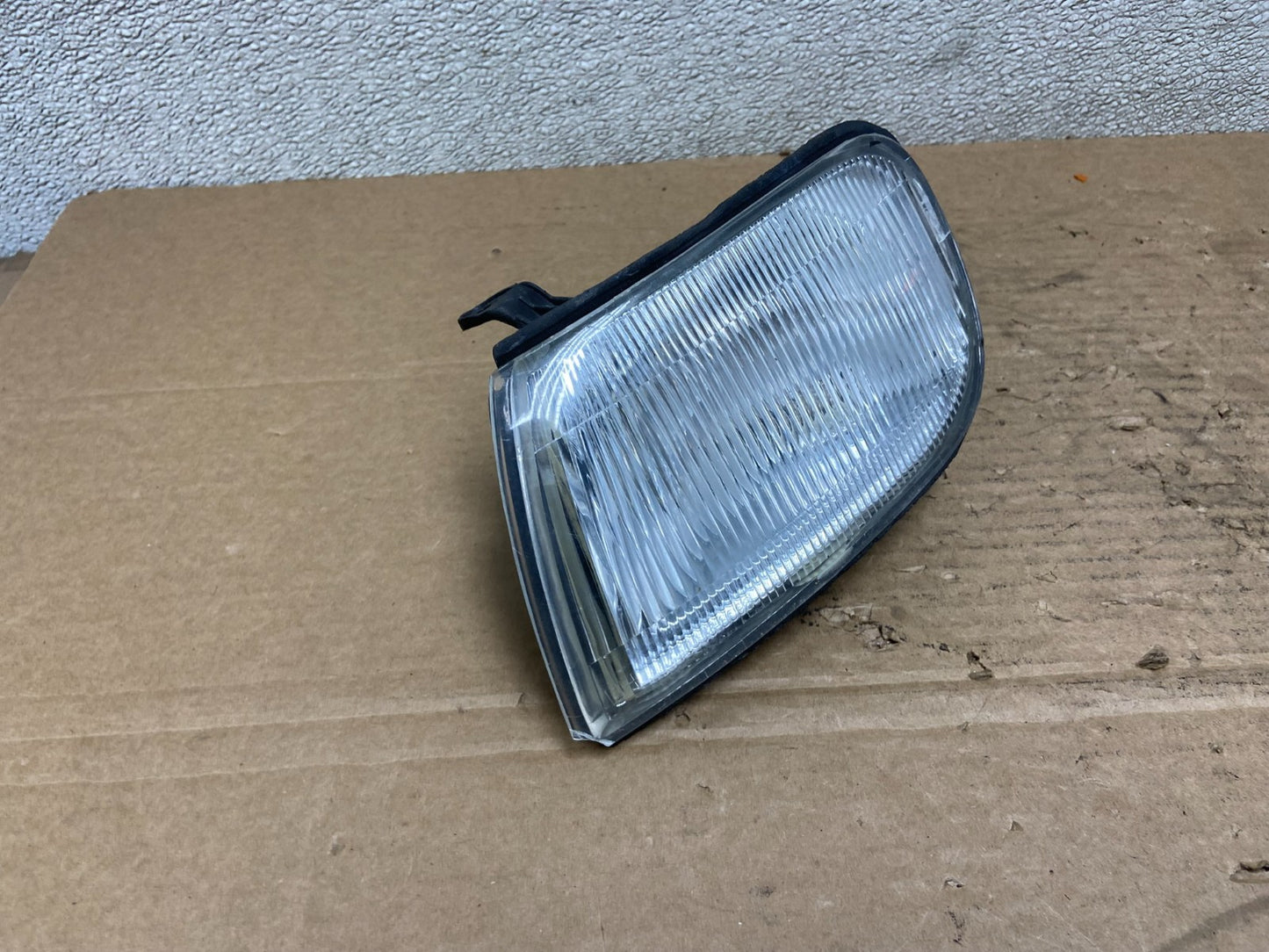1995 1996 Nissan Maxima Left Driver LH Corner Turn Signal Oem AB4870 DW2