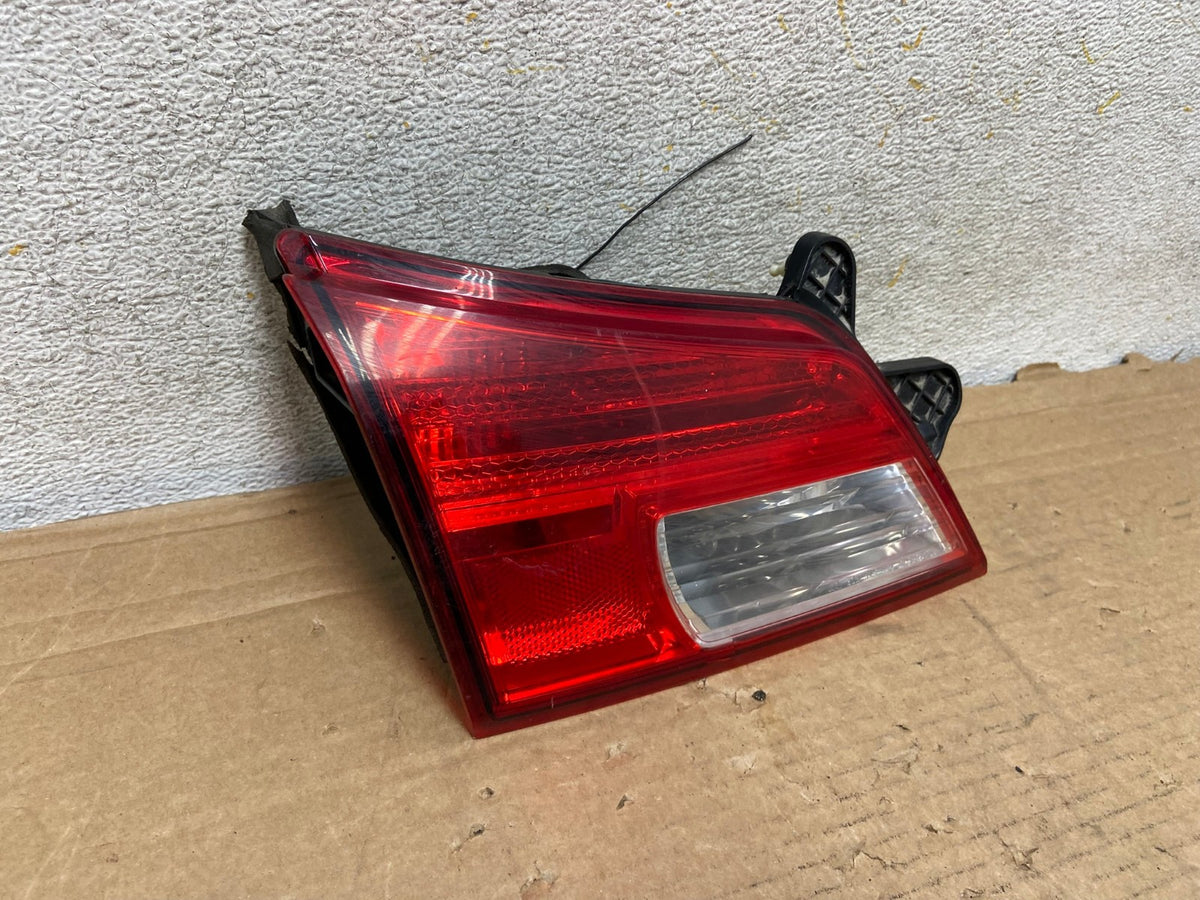 2010-2014 Subaru Outback Left Driver Lh Side Inner Tail Light AH8546 LK1