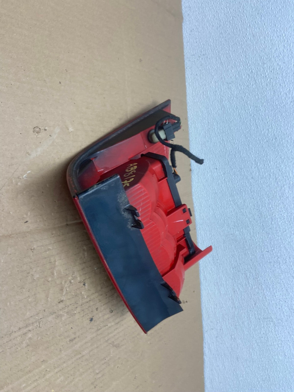 2002-2005 Mercedes ML 350 Ml-Class Right Passenger Rh Side Tail Light AB8175 LK3