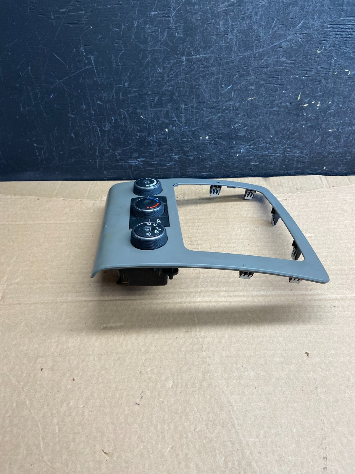 2013 to 2017 Chevrolet Traverse Radio Bezel Ac Heater Climate Control AF2436 DG2
