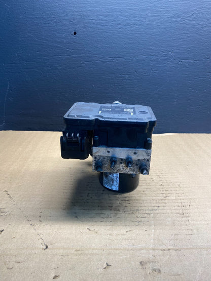 2012 to 2015 Mercedes W204 c250 ABS Anti Lock Brake Pump Module AB7376 DG3