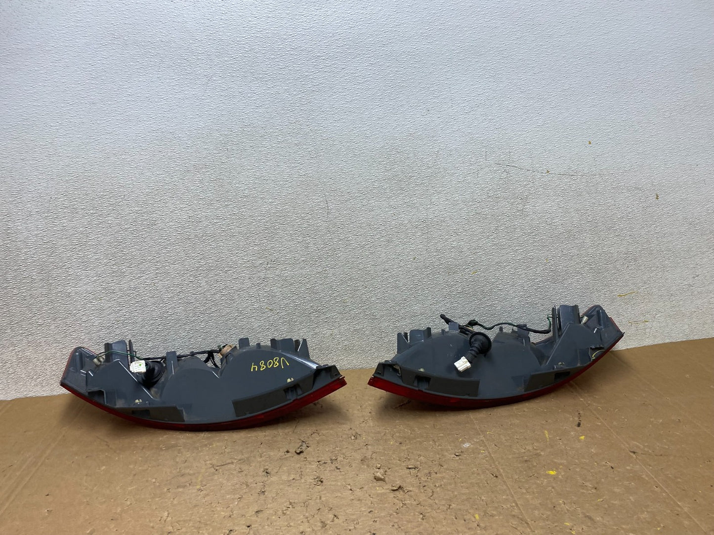 2003 2004 2005 Nissan Murano Left+Right Side Tail Lights Oem V8084 DW9