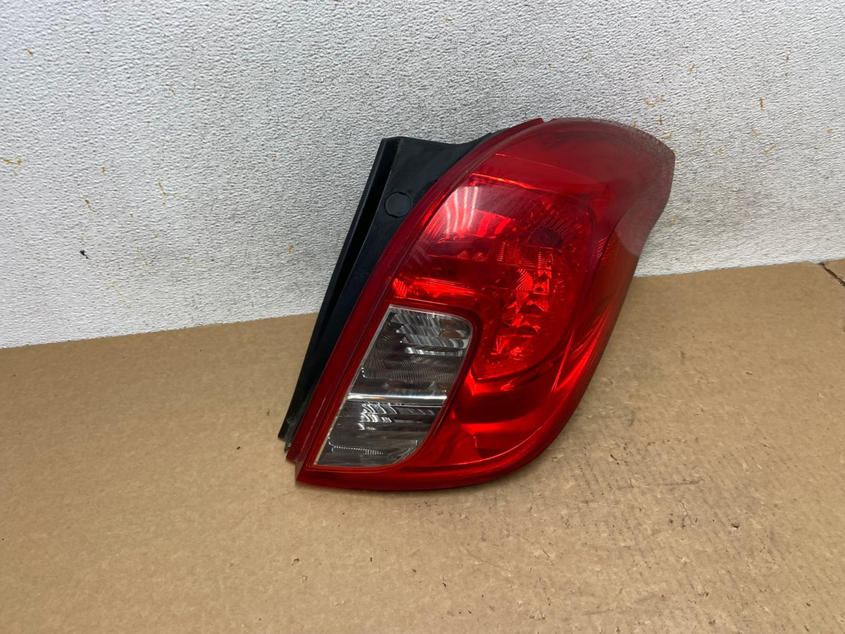 2013 to 2016 Buick Encore Right Passenger RH Side Tail Light AI3426 LK2